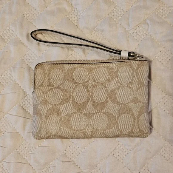 Coach wristlet - Picture 2 of 3